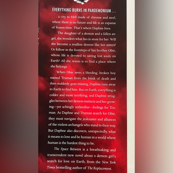 The Space Between - Brenna Yovanoff HC 1st Ed. - Picture 5 of 6